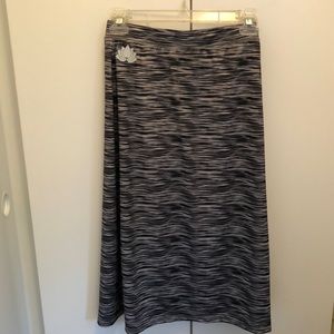 SNOGA ATHLETICS! Black & Gray 27” length Skirt with Attached Hidden Shorts. XS